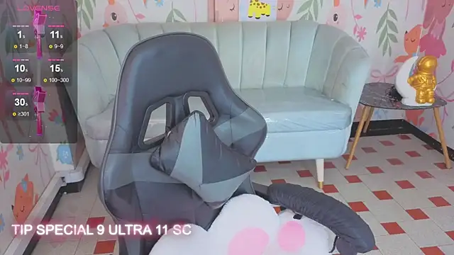 paris09_v_ - Paris09_v_'s free webcam