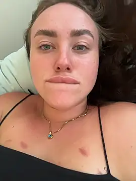 kirasunshine - KiraSunshine's free webcam