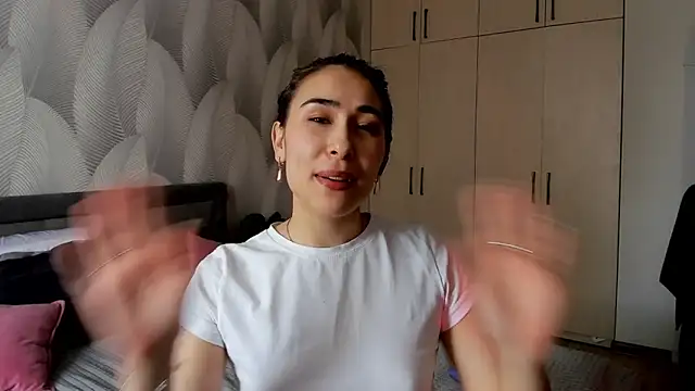 bambiii_bby - Bambiii_bby's free webcam - UK Sex Cams