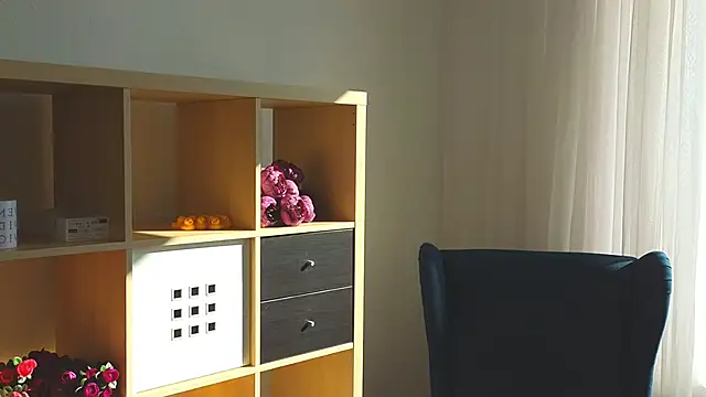 IsauraHolleman live sex cam