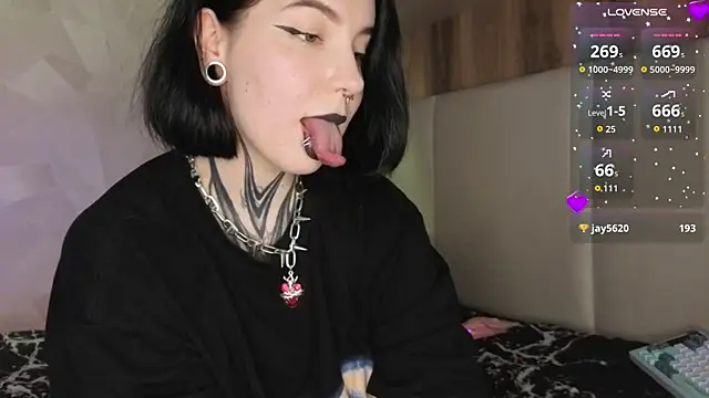 yourvodka - Yourvodka's free webcam