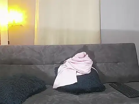 issi_belle__ - Issi_belle__'s free webcam