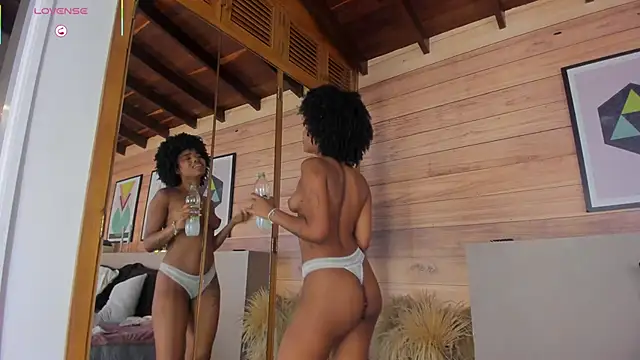 ariafoster - AriaFoster's free webcam