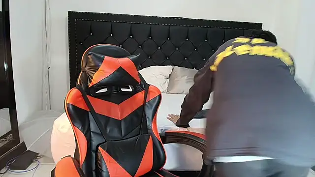 nohadrake (M young) - hot stiptease