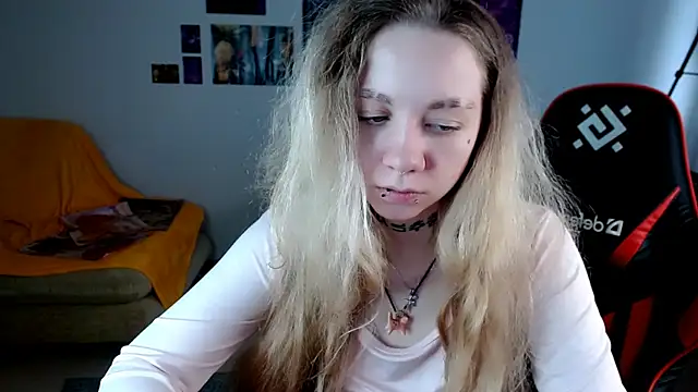 Nica_Kawaii live sex cam