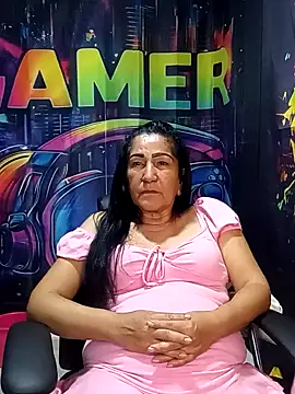 emmierae__ - EmmieRae__'s free webcam - UK Sex Cams