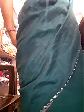 indianhotwife639 Live Webcam on Stripchat
