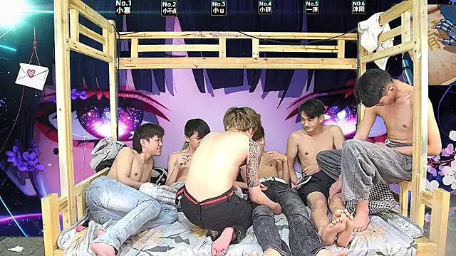 xiaohuangren01 - Xiaohuangren01's free webcam - UK Sex Cams