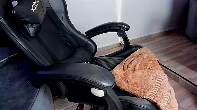 esmeralda_carrascal - Esmeralda_carrascal's free webcam - UK Sex Cams