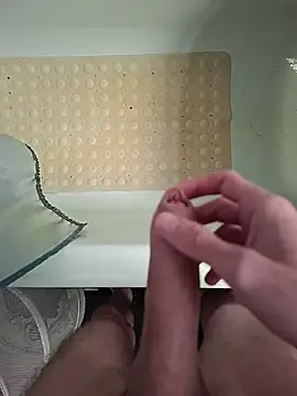 freezingtie850 (M twink) - flash dick