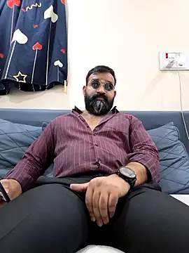 fun_guuy (M young) - Make me all Naked 😍