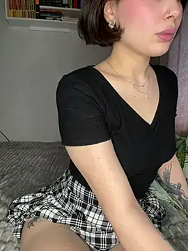 Webcam Model (AmmyRich1)  is live.Free join now!