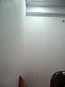 Webcam Model (Your-Sasha7)  is live.Free join now!