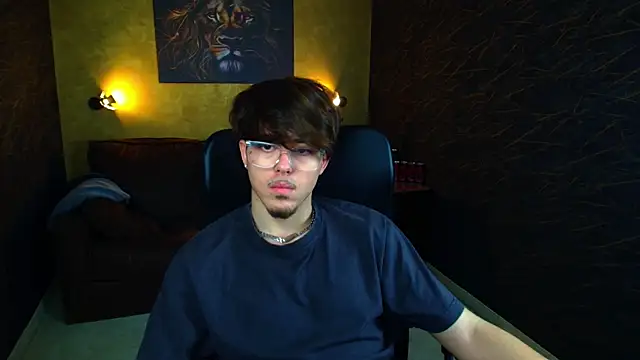 bodhihayes (M twink) - NAKED FLEX SHOW