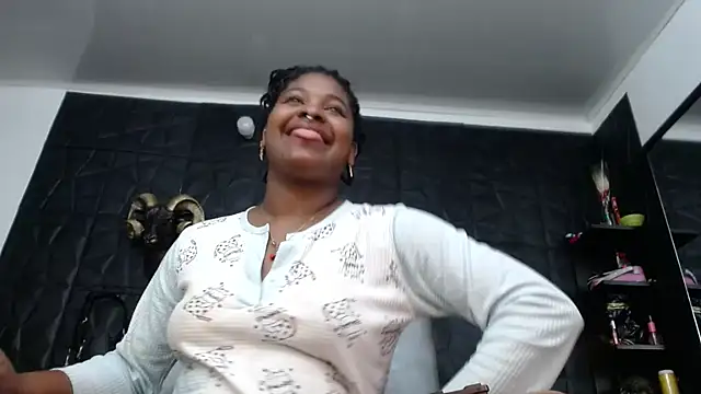 hanna_fox_69 (F young) - fisting pussy