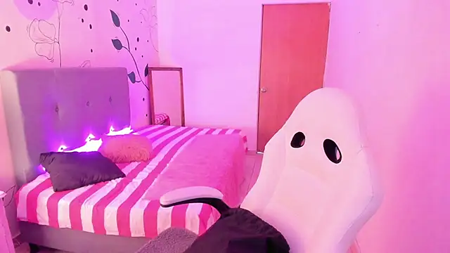 bella_jadee - Bella_Jadee's free webcam - UK Sex Cams