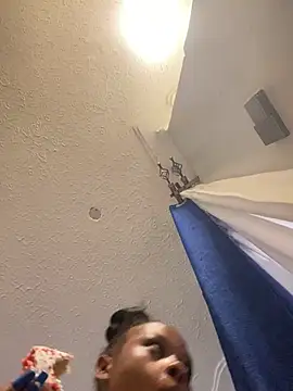 Webcam Model (Dellah27)  is live.Free join now!