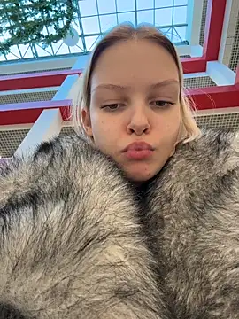 ashleymur (F teen) - naked show