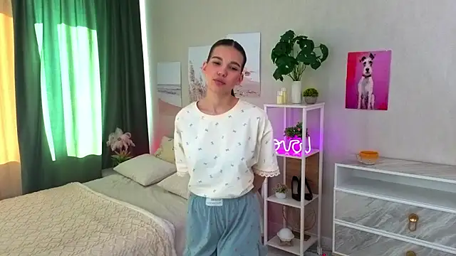 latashatarr (F teen) - stroke my legs