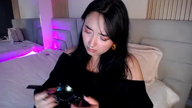 miss_loise (F teen) - bounce and spank my ass x7