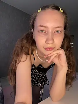 Webcam Model (Holy_Poly)  is live.Free join now!