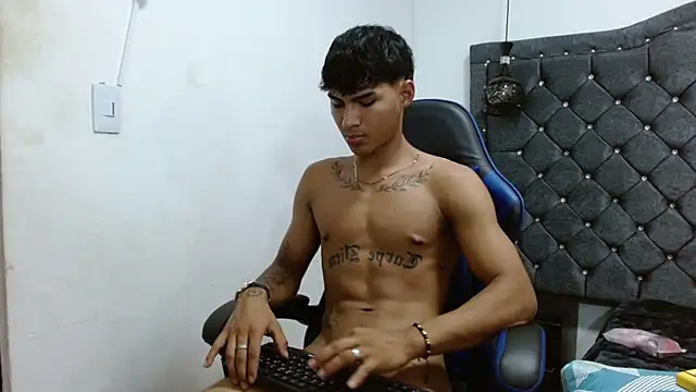 luka_big18 (M twink) - Cum show/ close transmissio😈