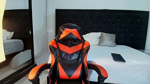 nohadrake (M young) - hot stiptease