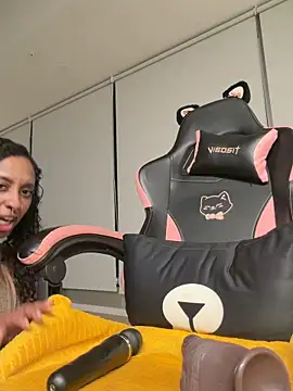 Your_Paris's Live Sex Cam Show