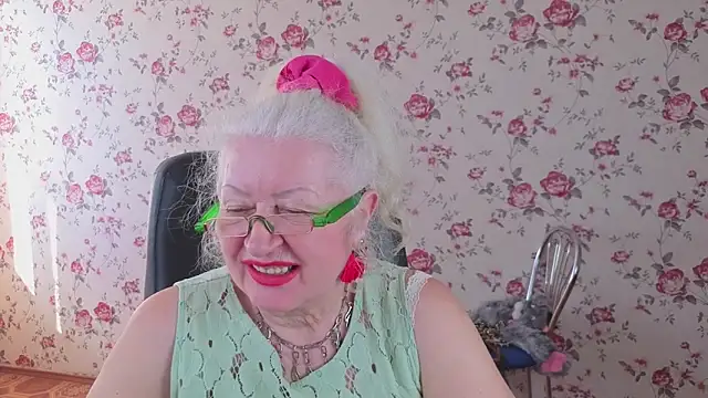 maya_mayflower - Maya_Mayflower's free webcam - UK Sex Cams