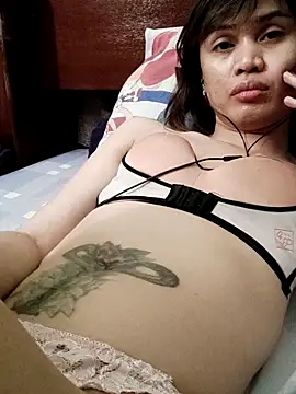 QueenSoreal live sex cam