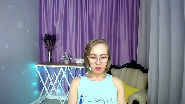 queen_a_n_i - Queen_a_n_i's free webcam