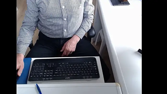 dutchpornking - Dutchpornking's free webcam