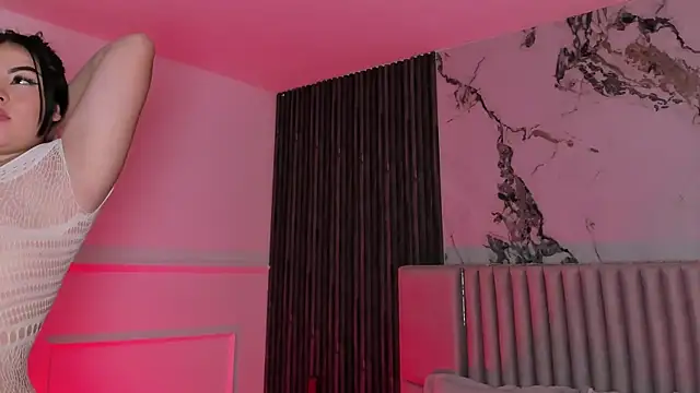 emberrvelvet - Emberrvelvet's free webcam