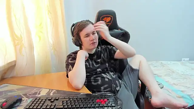 iliaskrislove - Iliaskrislove's free webcam