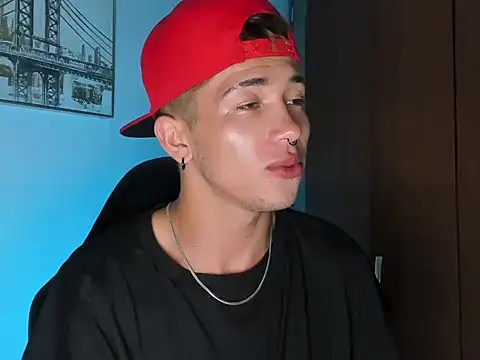 noahsaint - Noahsaint's free webcam - UK Sex Cams