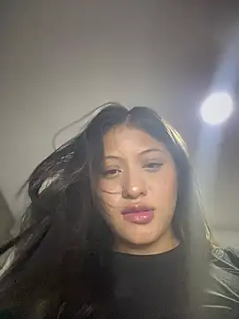 Estefanii- live sex cam