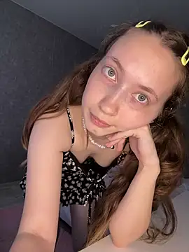 Webcam Model (Holy_Poly)  is live.Free join now!