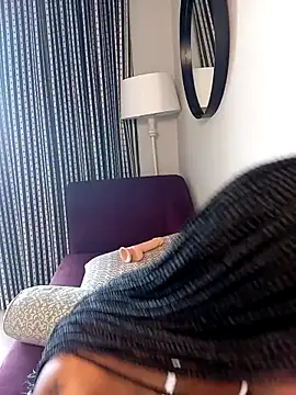 Webcam Model (The-Real-Diva) is live