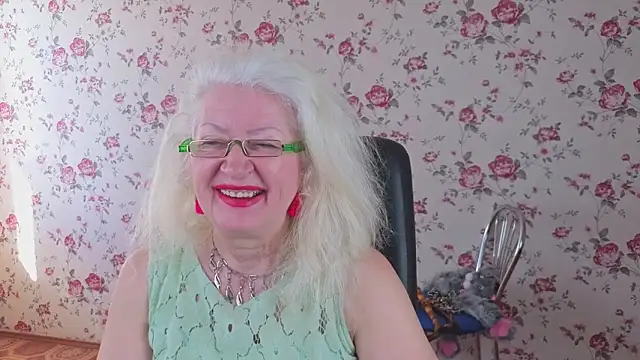 maya_mayflower - Maya_Mayflower's free webcam - UK Sex Cams