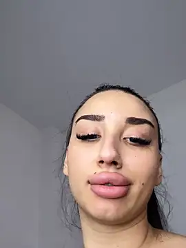 blueeyes_bb (F teen) - Morning bj