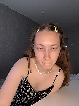 Webcam Model (Holy_Poly)  is live.Free join now!