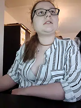 Kiarassecrets live sex cam