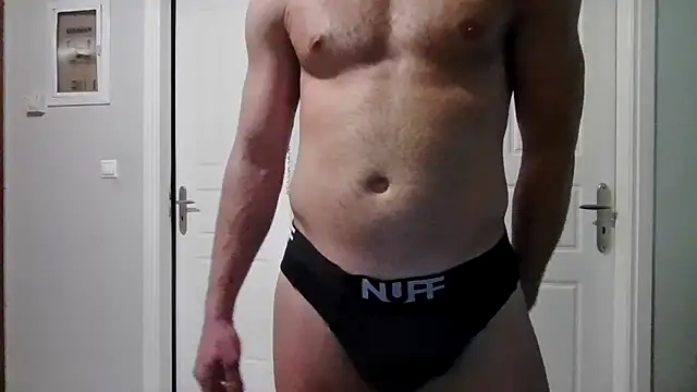 YoungforOld32 live sex cam