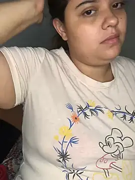 luisahot_9727 (F young) - spit to boobs and lick them