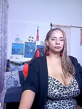 lareinecleo (F milf) - 👸🏼Happy Birthday Queen 👸🏼