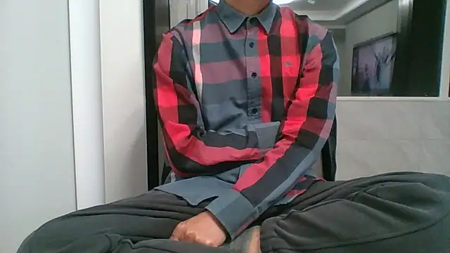 nole_china7 (Ask my age) - talk / fun / cum