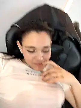 astrid_williams - Astrid_williams's free webcam - UK Sex Cams