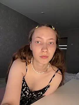 Webcam Model (Holy_Poly)  is live.Free join now!