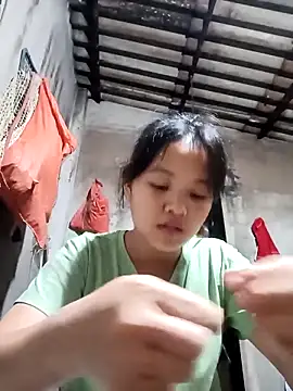 pretty-haert - Pretty-haert's free webcam