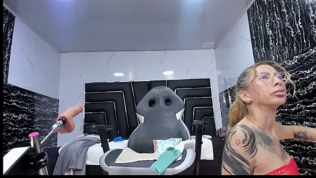 ladyy_scarlett - Ladyy_Scarlett's free webcam - UK Sex Cams